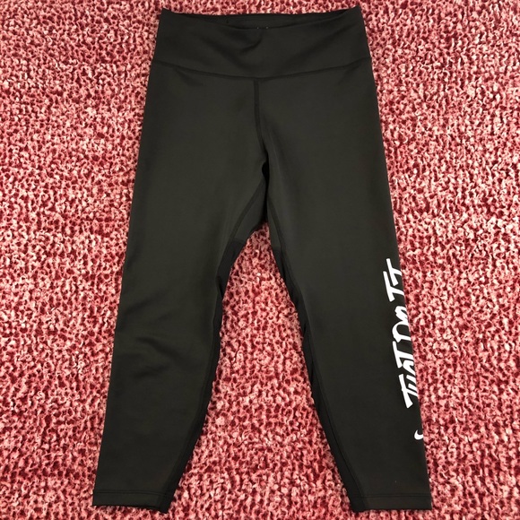 🥳🎉🎊 Host Pick 🥳🎉🎊 - Women’s Nike Capri Leggings - Picture 1 of 4